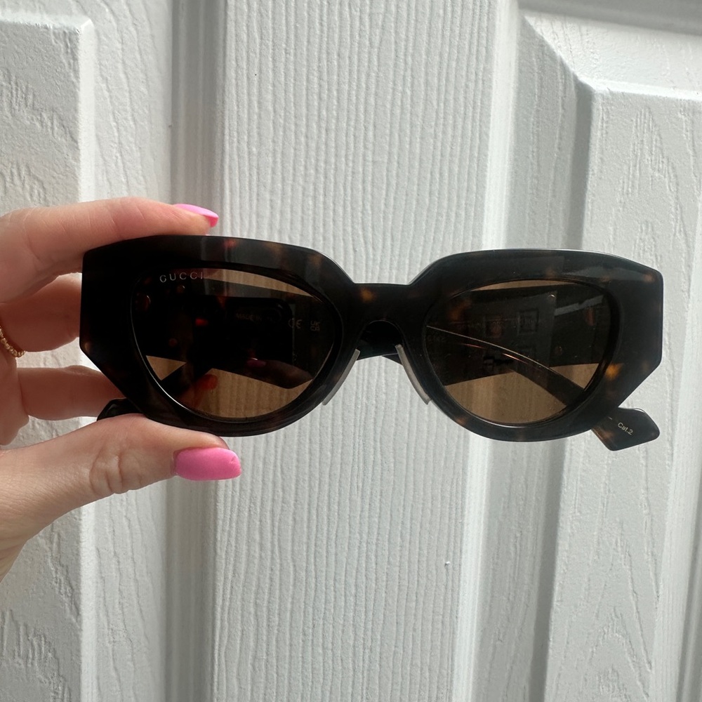 Gucci 1421s cateye dark brown sunglasses